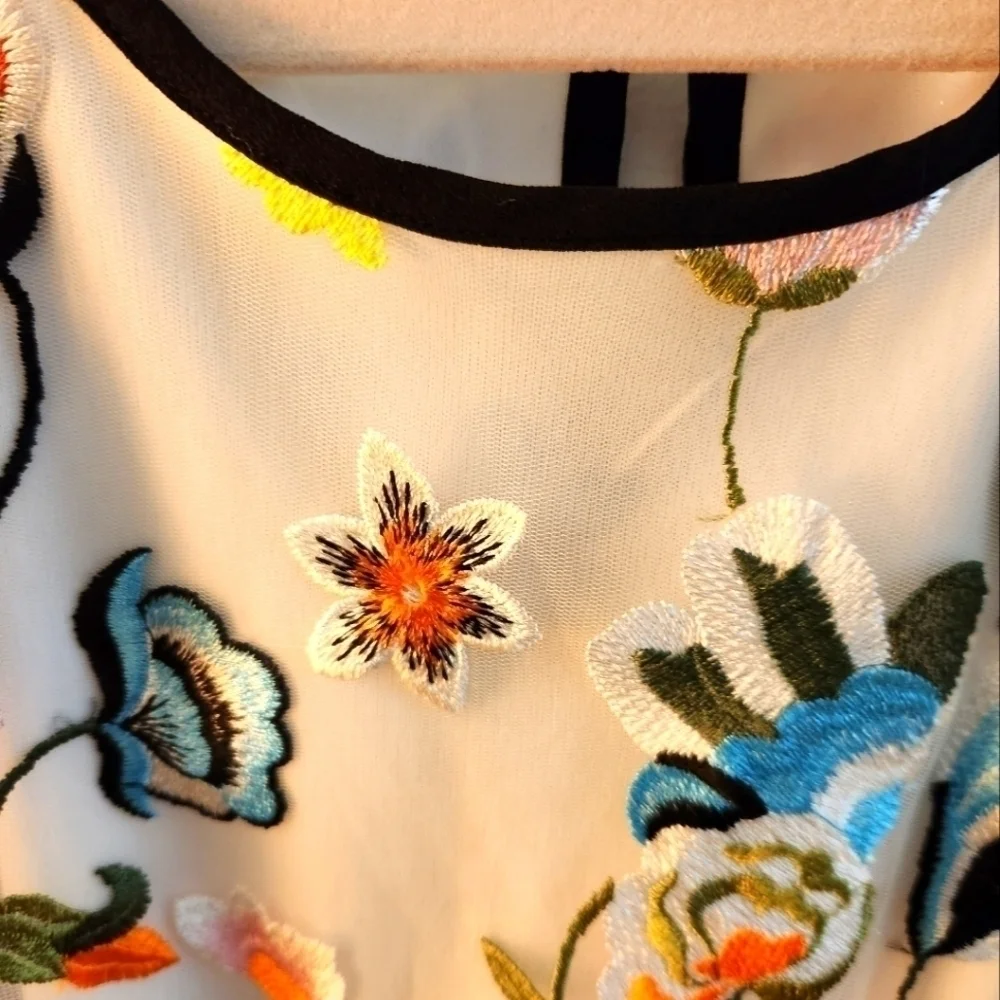 NWT Gianni Bini A-line Embroidered Floral Girl's Dress. Size 7/8